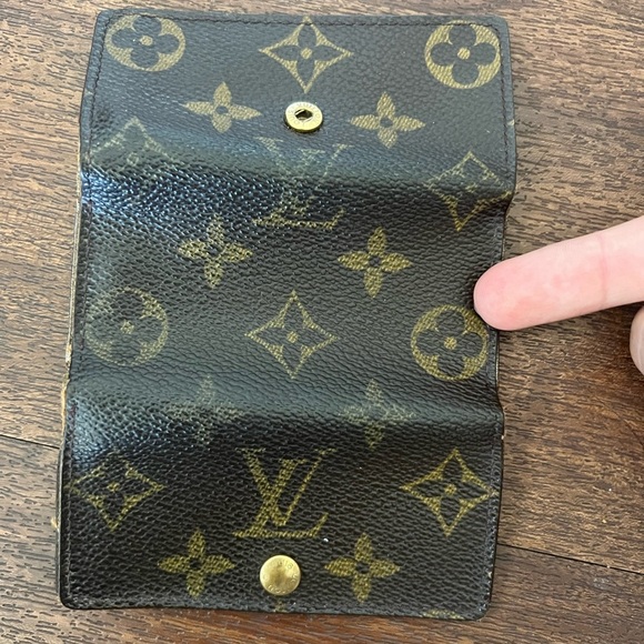 Louis Vuitton Key Holder - Picture 7 of 10